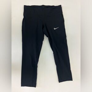 Nike black dri-fit power, mid calf leggings size medium